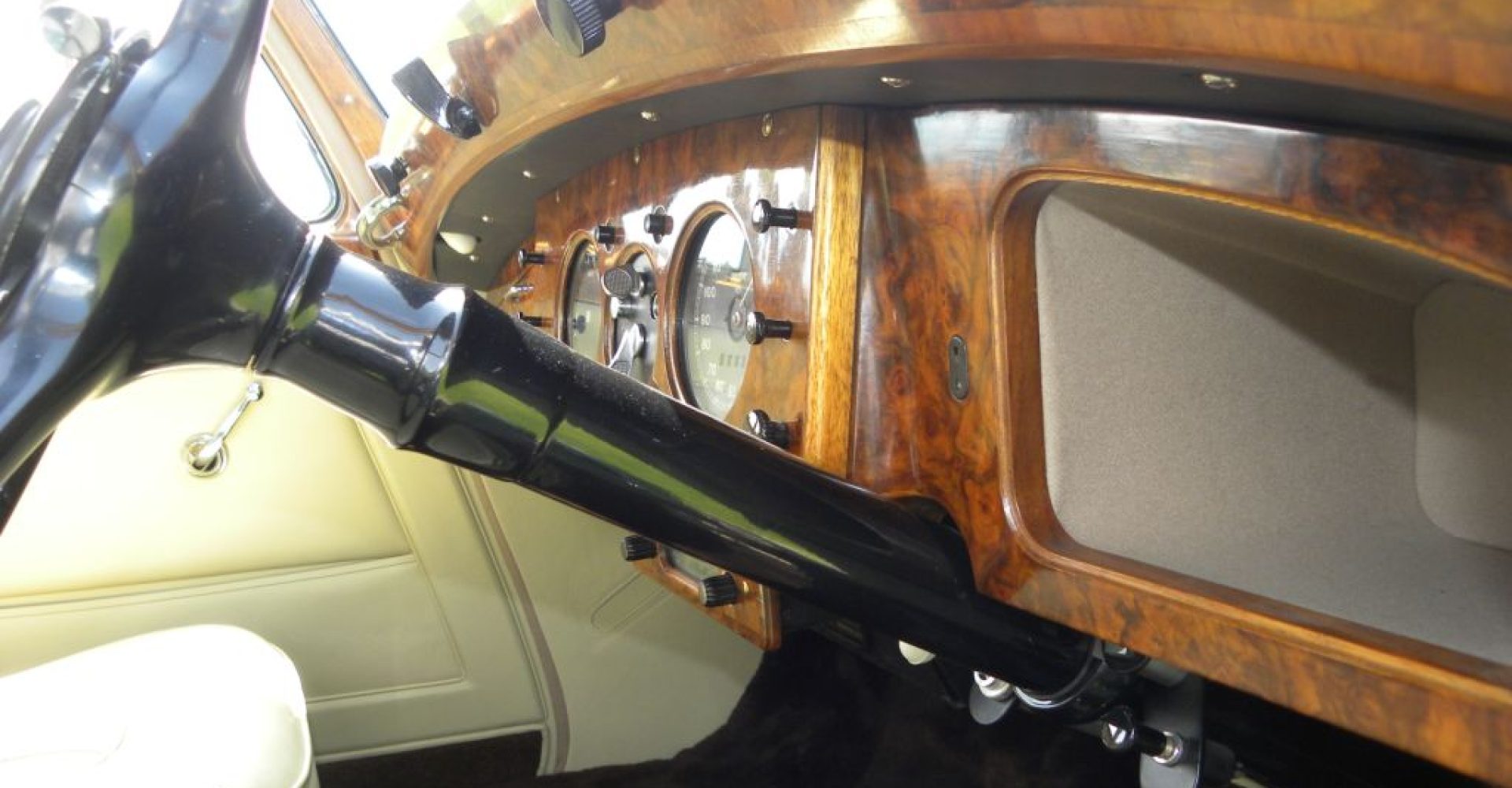 Bentley MK VI Standard Steel